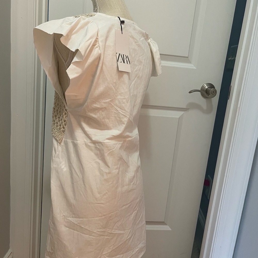 CUTE WHITE ZARA DRESS FOR THE SEASON!